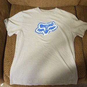 Fox tshirt grey shirt blue & white fox